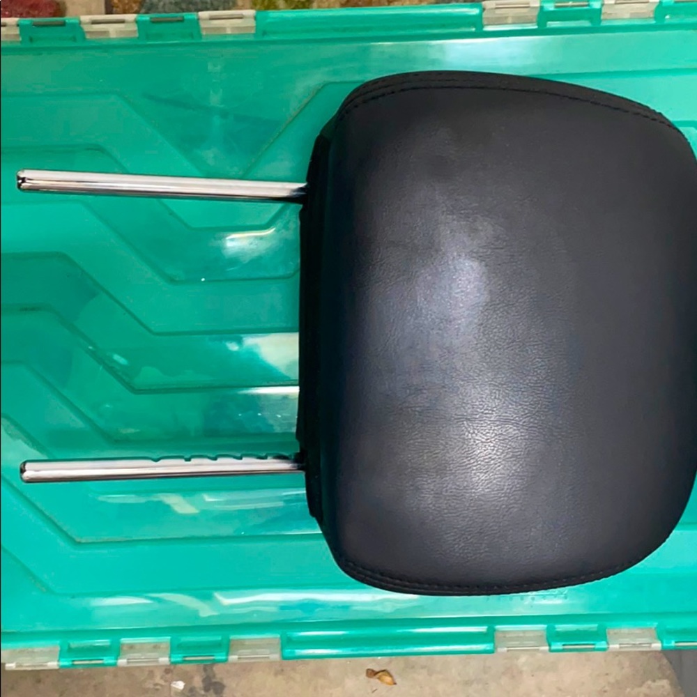 Nissan Altima headrest x2